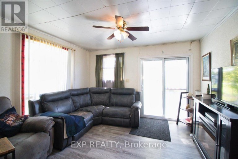 252 QUEEN STREET, Chatham-Kent (Highgate), Ontario, N0P1T0