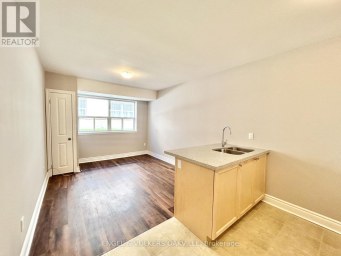 106 - 9 THIRTY THIRD STREET Toronto (Long Branch) Ontario photo 3