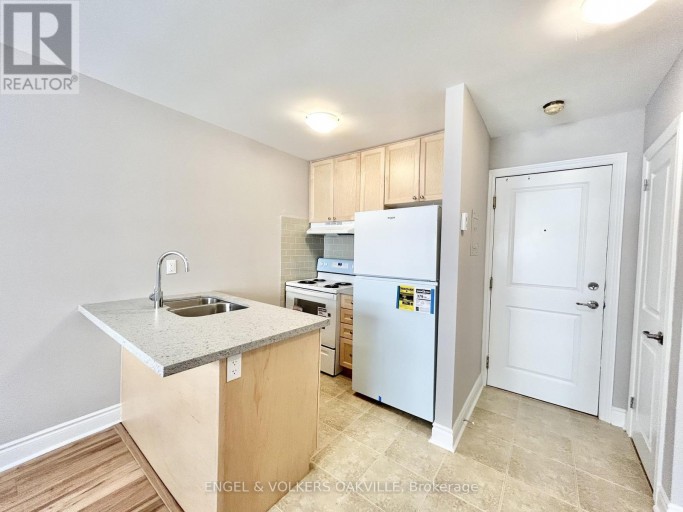 204 - 11 THIRTY THIRD STREET, Toronto (Long Branch), Ontario, M8W3G7