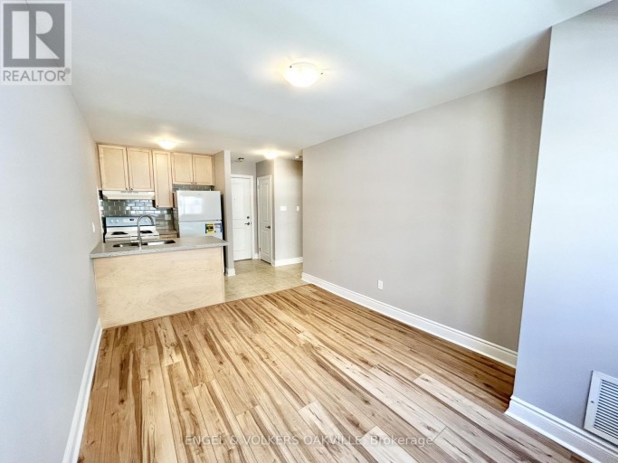 204 - 11 THIRTY THIRD STREET, Toronto (Long Branch), Ontario, M8W3G7