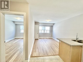 204 - 11 THIRTY THIRD STREET Toronto (Long Branch) Ontario photo 4