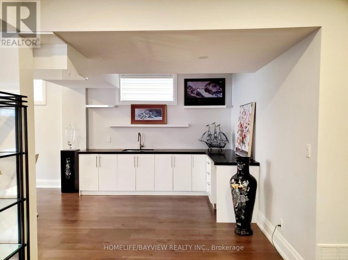 LOWER LEVEL - 11 WALNUT CRESCENT, Toronto (Long Branch), Ontario, M8W2Z9