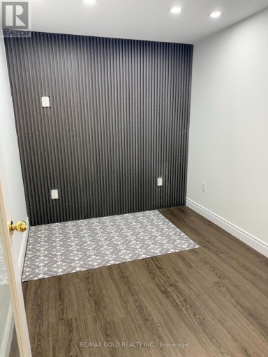 8 - 735 TWAIN AVENUE, Mississauga (Meadowvale Village), Ontario, L5W1X1