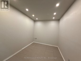 8 - 735 TWAIN AVENUE Mississauga (Meadowvale Village) Ontario photo 4