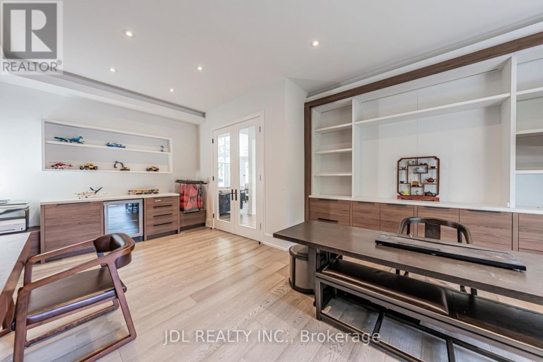 19 FIFESHIRE ROAD, Toronto (St. Andrew-Windfields), Ontario, M2L2G4