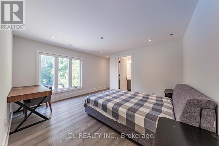 19 FIFESHIRE ROAD, Toronto (St. Andrew-Windfields), Ontario, M2L2G4