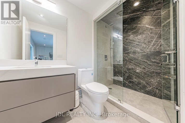 19 FIFESHIRE ROAD, Toronto (St. Andrew-Windfields), Ontario, M2L2G4