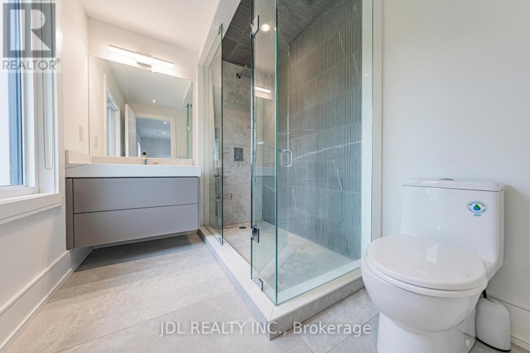 19 FIFESHIRE ROAD, Toronto (St. Andrew-Windfields), Ontario, M2L2G4
