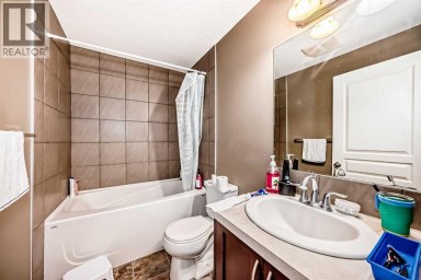 225 Kincora Heights NW Calgary Alberta photo 36