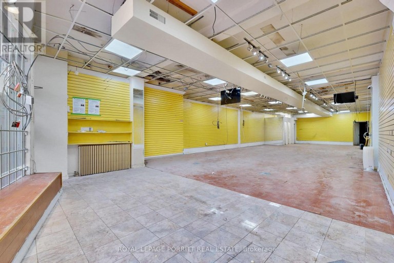 STORE - 2651 EGLINTON AVENUE E, Toronto (Kennedy Park), Ontario, M1K2S2