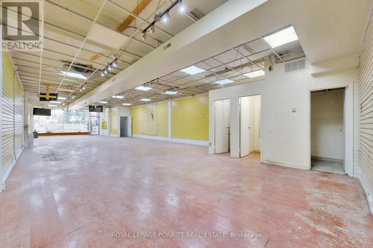 STORE - 2651 EGLINTON AVENUE E, Toronto (Kennedy Park), Ontario, M1K2S2