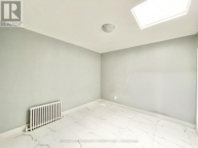 2 - 2624 EGLINTON AVENUE E, Toronto (Eglinton East), Ontario, M1K2S3