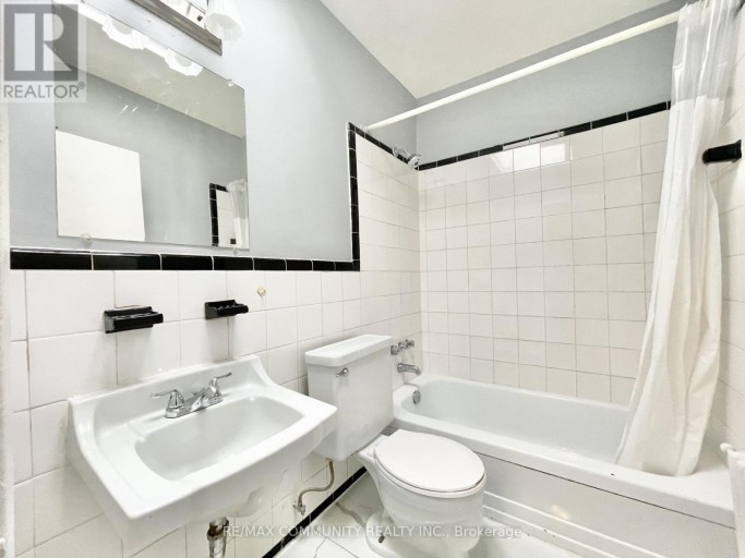 2 - 2624 EGLINTON AVENUE E, Toronto (Eglinton East), Ontario, M1K2S3