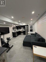 LOWER - 18 WROXETER AVENUE Toronto (North Riverdale) Ontario photo 1