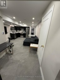 LOWER - 18 WROXETER AVENUE Toronto (North Riverdale) Ontario photo 9