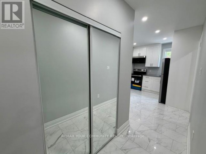 MAIN LEVEL - 19 MOUNT ROYAL AVENUE, Toronto (Wychwood), Ontario, M6H2S2