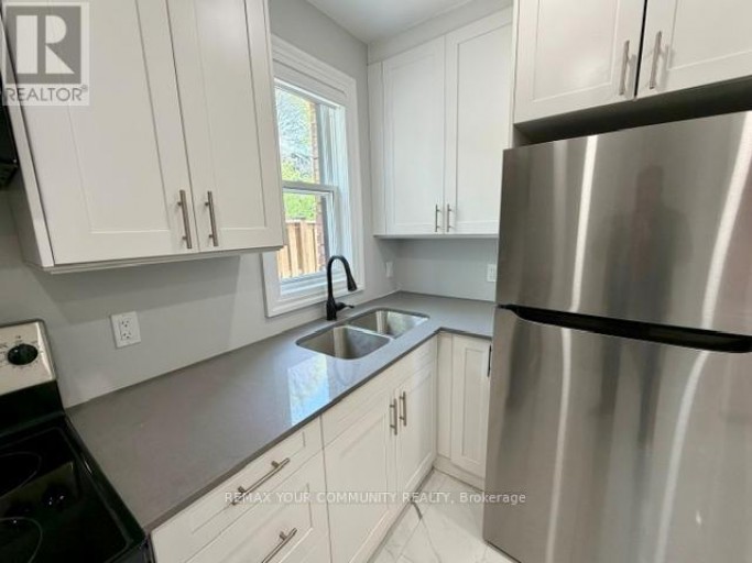 MAIN LEVEL - 19 MOUNT ROYAL AVENUE, Toronto (Wychwood), Ontario, M6H2S2