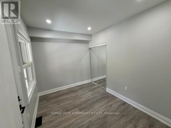MAIN LEVEL - 19 MOUNT ROYAL AVENUE, Toronto (Wychwood), Ontario, M6H2S2