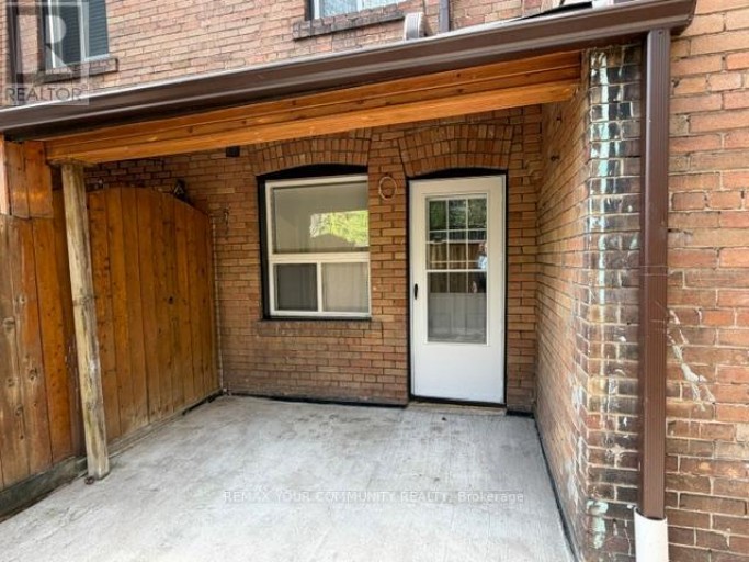 MAIN LEVEL - 19 MOUNT ROYAL AVENUE, Toronto (Wychwood), Ontario, M6H2S2