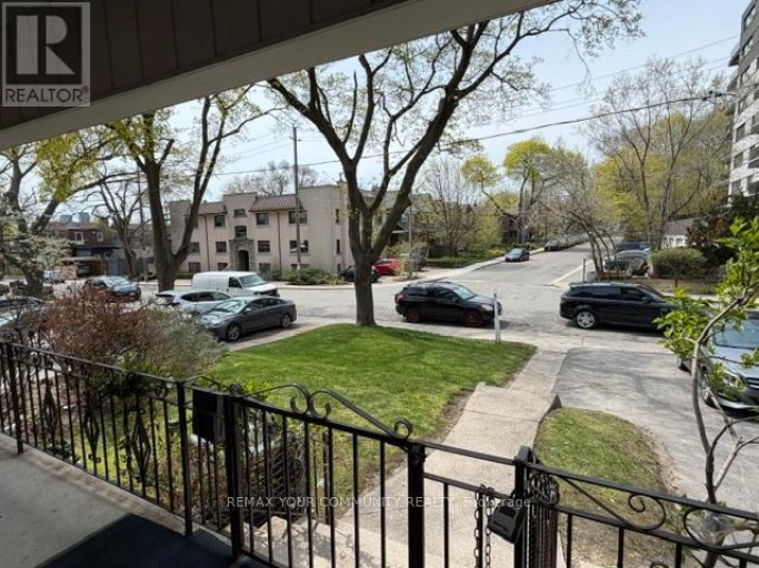 MAIN LEVEL - 19 MOUNT ROYAL AVENUE, Toronto (Wychwood), Ontario, M6H2S2