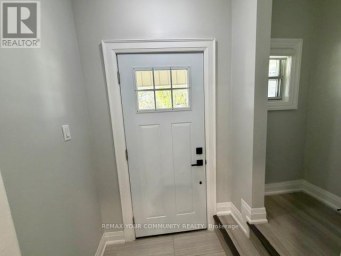 MAIN LEVEL - 19 MOUNT ROYAL AVENUE Toronto (Wychwood) Ontario photo 5