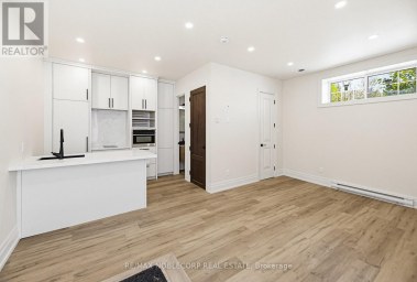 5 - 108 ENDERBY ROAD Toronto (East End-Danforth) Ontario photo 2