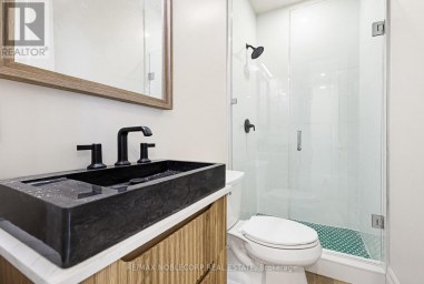 5 - 108 ENDERBY ROAD Toronto (East End-Danforth) Ontario photo 8