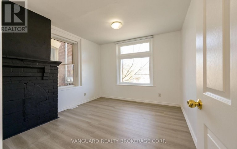 103 MULCASTER STREET, Barrie (Codrington), Ontario, L4M3M7