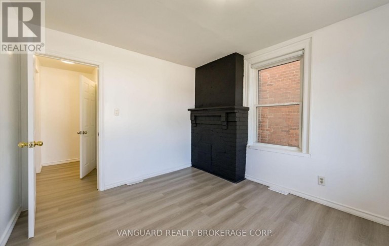 103 MULCASTER STREET, Barrie (Codrington), Ontario, L4M3M7