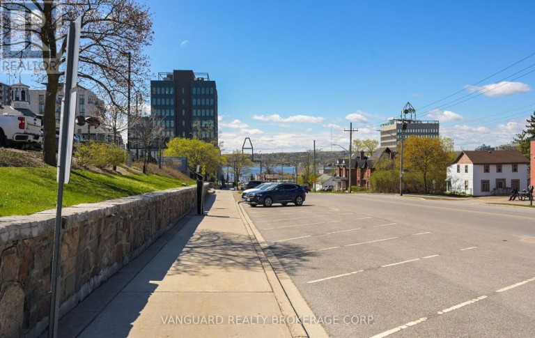 103 MULCASTER STREET, Barrie (Codrington), Ontario, L4M3M7