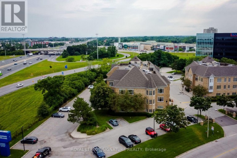 300 - 416 NORTH SERVICE ROAD E, Oakville (QE Queen Elizabeth), Ontario, L6H5R2
