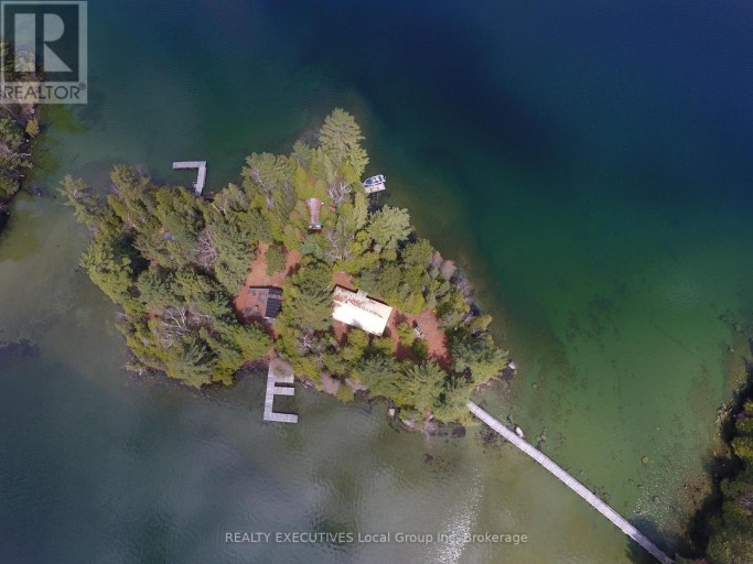 2 ISLAND 939, Temagami, Ontario, P0H2H0