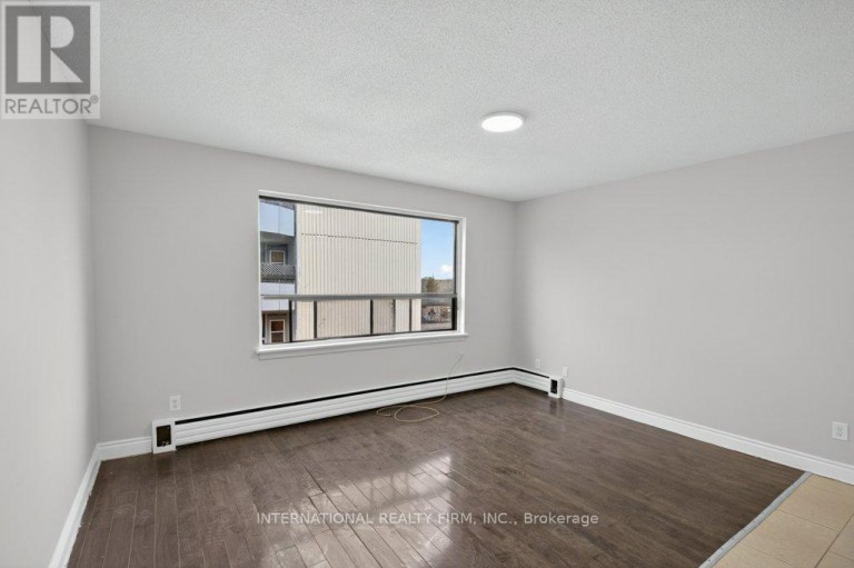 203 - 295 MELVIN AVENUE, Hamilton (McQuesten), Ontario, L8H2K6