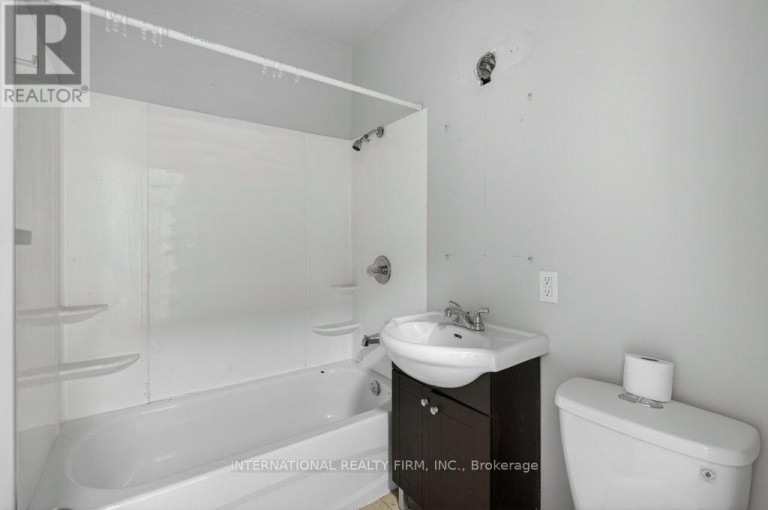 203 - 295 MELVIN AVENUE, Hamilton (McQuesten), Ontario, L8H2K6