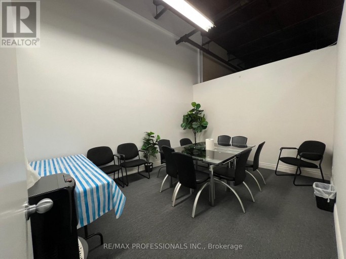 130 NORTH QUEEN STREET, Toronto (Islington-City Centre West), Ontario, M8Z2E4