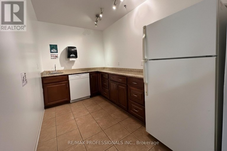 130 NORTH QUEEN STREET, Toronto (Islington-City Centre West), Ontario, M8Z2E4