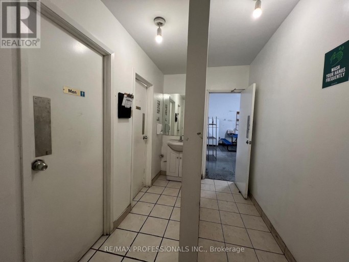130 NORTH QUEEN STREET, Toronto (Islington-City Centre West), Ontario, M8Z2E4
