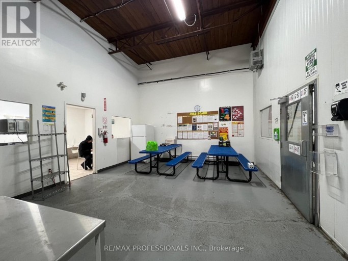 130 NORTH QUEEN STREET, Toronto (Islington-City Centre West), Ontario, M8Z2E4