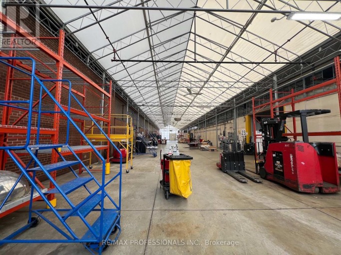 130 NORTH QUEEN STREET, Toronto (Islington-City Centre West), Ontario, M8Z2E4
