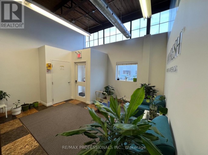 130 NORTH QUEEN STREET, Toronto (Islington-City Centre West), Ontario, M8Z2E4