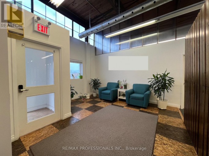 130 NORTH QUEEN STREET, Toronto (Islington-City Centre West), Ontario, M8Z2E4