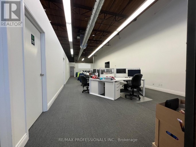 130 NORTH QUEEN STREET, Toronto (Islington-City Centre West), Ontario, M8Z2E4