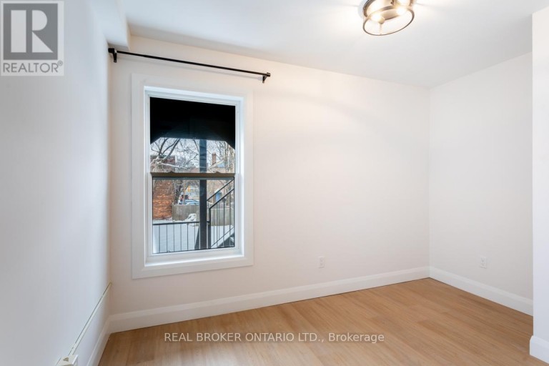 2 - 115 CATHARINE STREET N, Hamilton (Beasley), Ontario, L8R1J5