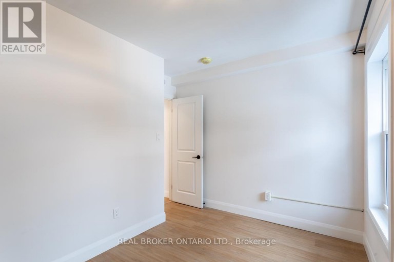 2 - 115 CATHARINE STREET N, Hamilton (Beasley), Ontario, L8R1J5