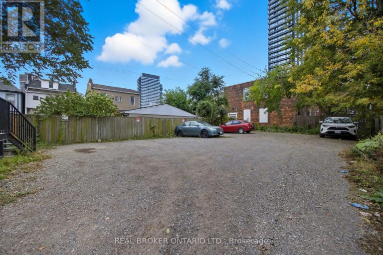 2 - 115 CATHARINE STREET N, Hamilton (Beasley), Ontario, L8R1J5