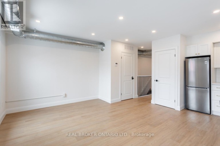 2 - 115 CATHARINE STREET N, Hamilton (Beasley), Ontario, L8R1J5
