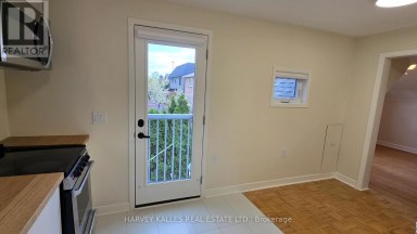 UPPER - 279 CORNELIUS PARKWAY Toronto (Downsview-Roding-CFB) Ontario photo 13