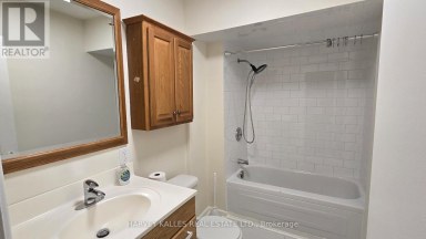 UPPER - 279 CORNELIUS PARKWAY Toronto (Downsview-Roding-CFB) Ontario photo 20