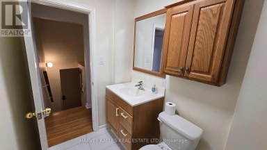 UPPER - 279 CORNELIUS PARKWAY Toronto (Downsview-Roding-CFB) Ontario photo 21
