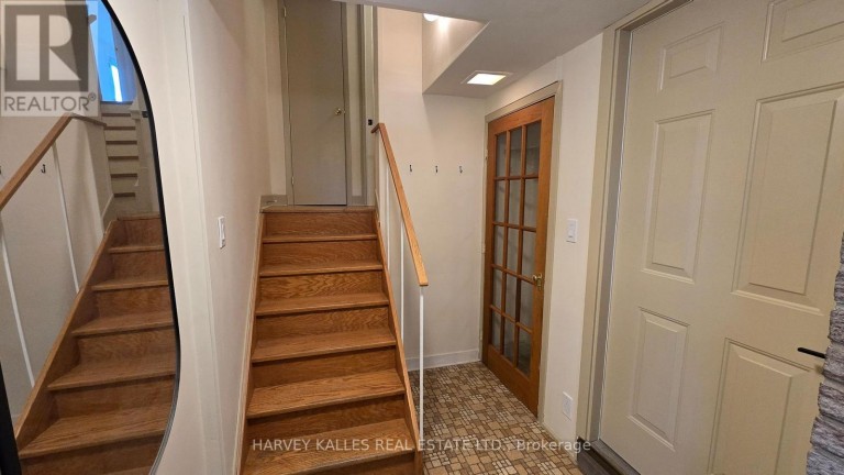 UPPER - 279 CORNELIUS PARKWAY, Toronto (Downsview-Roding-CFB), Ontario, M3K1T6
